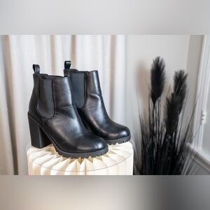 Soda Glove Ankle Boots with Lug Sole, Elastic Gore, and Chunky Heel – Size 7